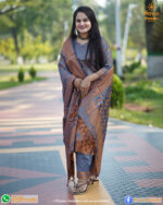 তাতে তৈরি সফট সিল্ক কাতান থ্রি পিছ - Image 4